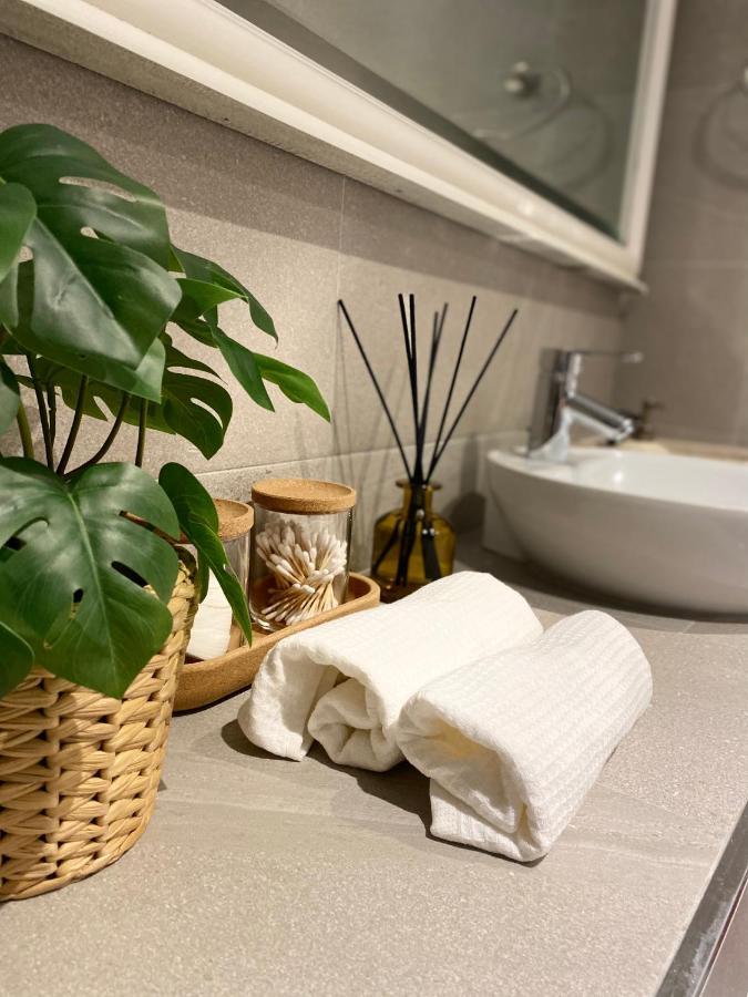 Hillside View Apartment Пленсия Екстериор снимка